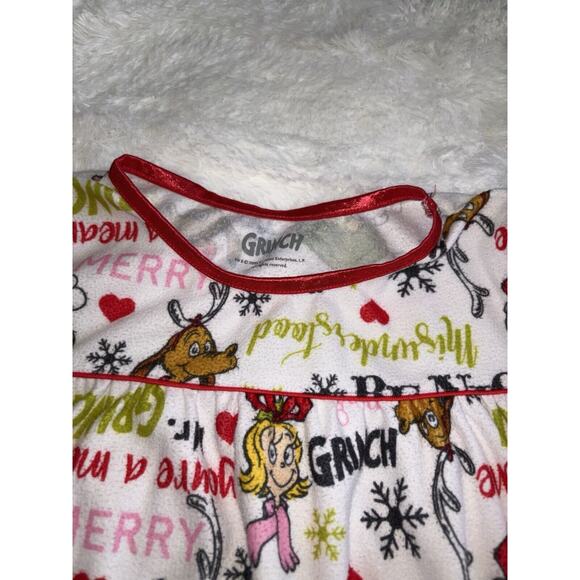 Dr. Seuss “ The grinch” Girls Sz. M Design Long Sleeved Nightgown. Adorable - Picture 2 of 9